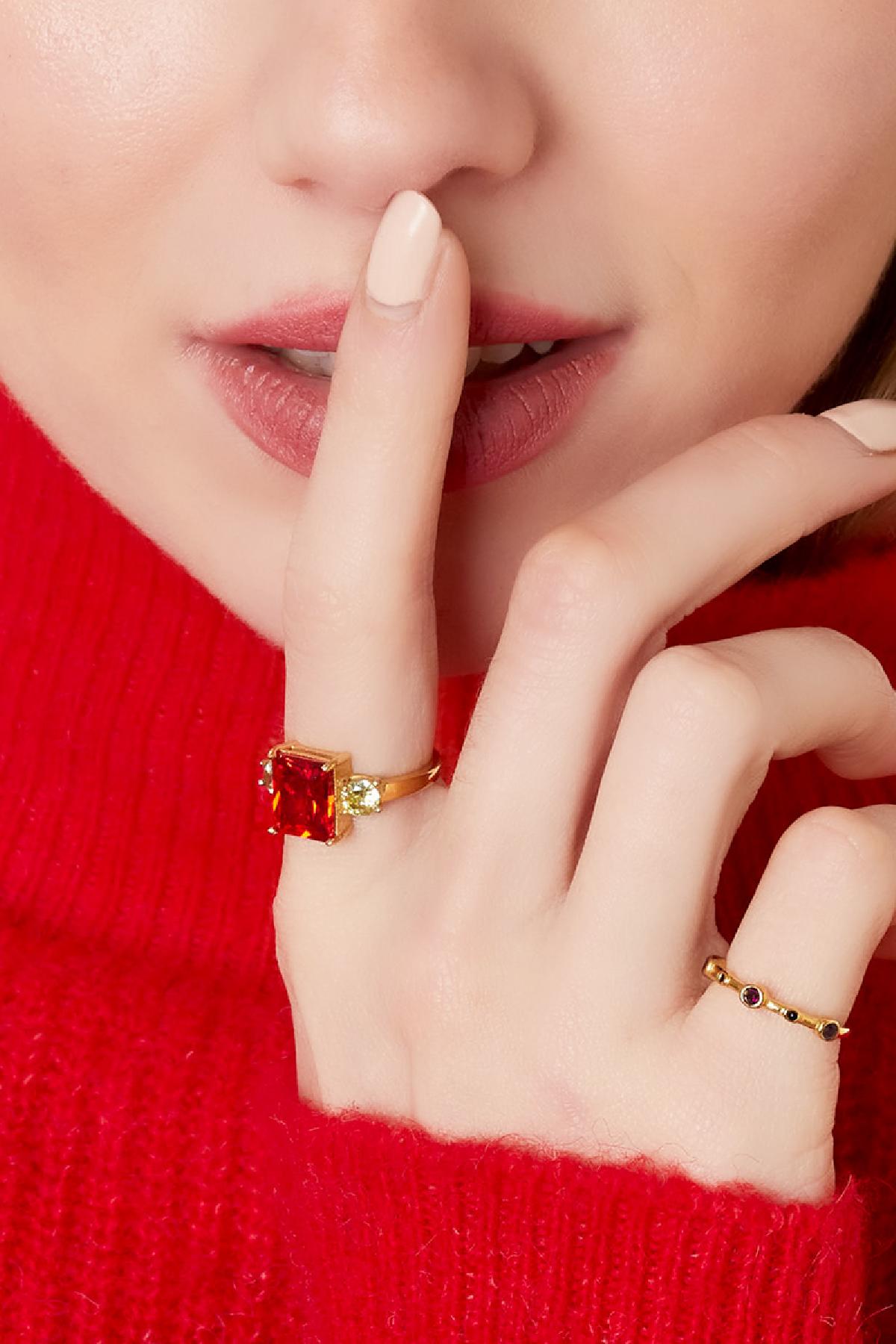 Statement ring with big zircon stone